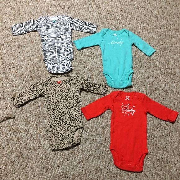 Lot of 4 Carter’s newborn bodysuits - Picture 4 of 5